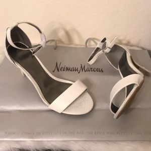 NWT White metallic snakeskin sandals